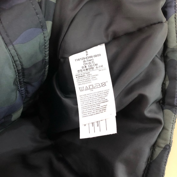 GAP kids camoflage puffer vest - Picture 12 of 12